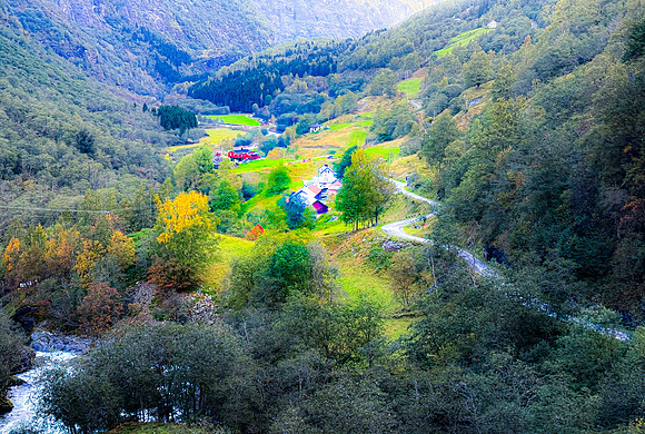 Flam, The valley floor