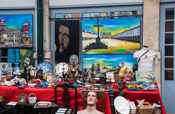 The Alfama Flea