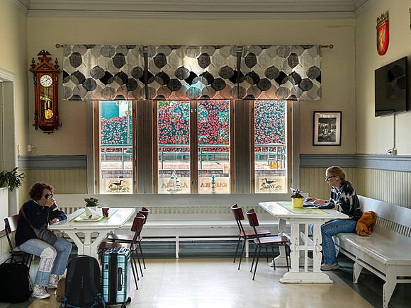 Waiting Room, Salo Train Station