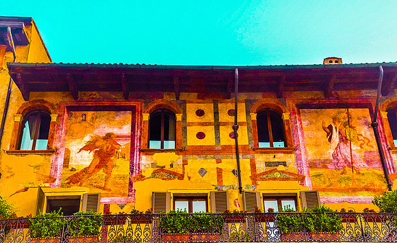 Artful Living, Verona